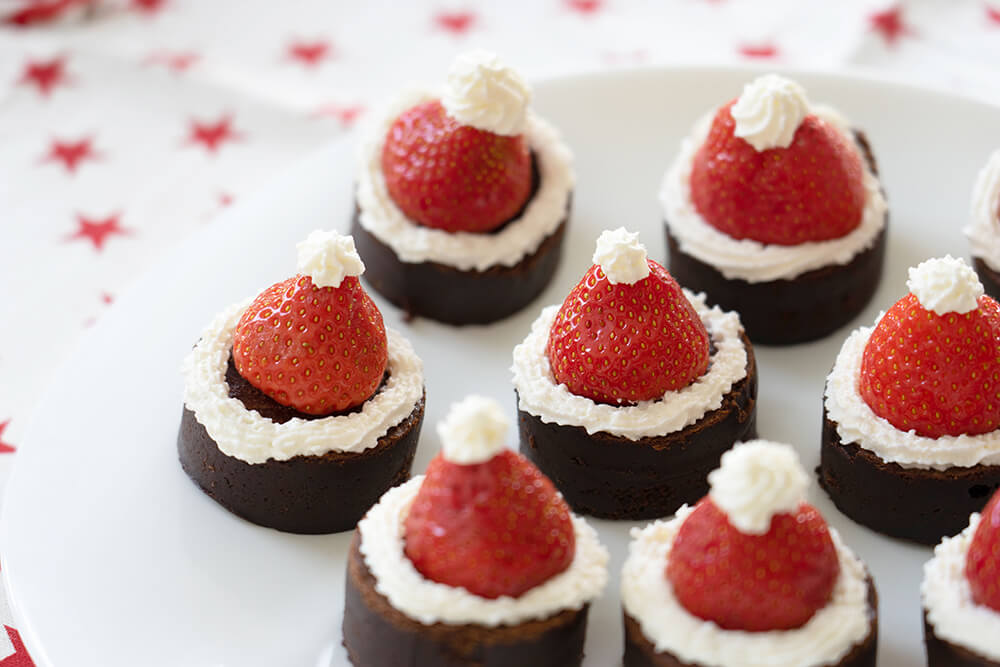 Mikulás sapkás brownie